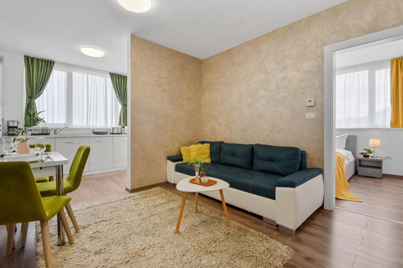 Modern In New Building With Panoramic View Apartment Brașov Exterior foto
