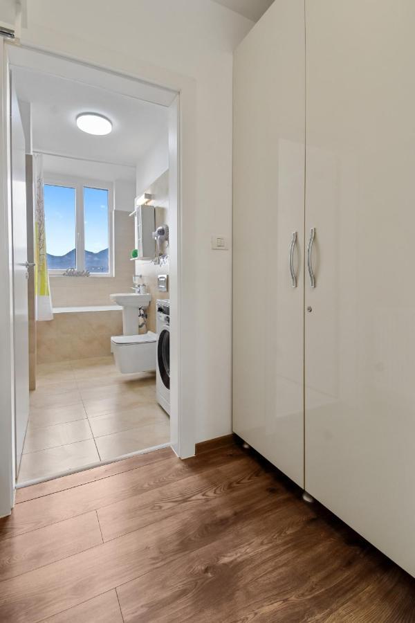 Modern In New Building With Panoramic View Apartment Brașov Exterior foto
