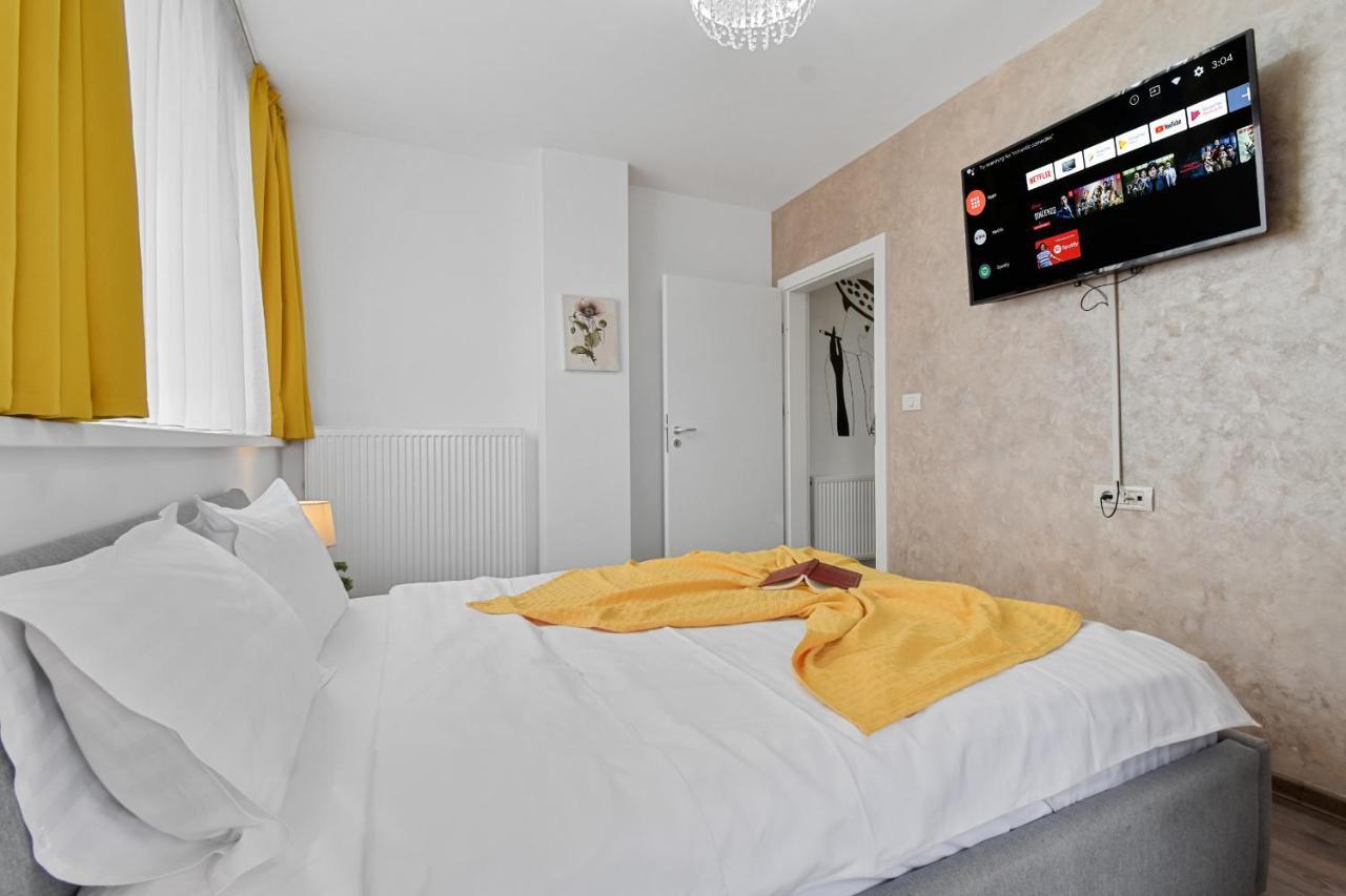 Modern In New Building With Panoramic View Apartment Brașov Exterior foto