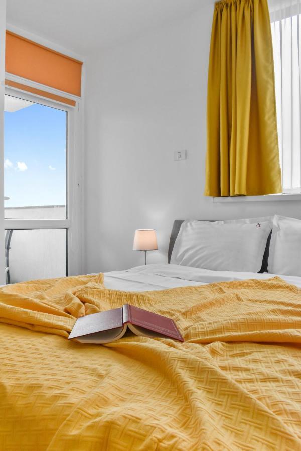 Modern In New Building With Panoramic View Apartment Brașov Exterior foto